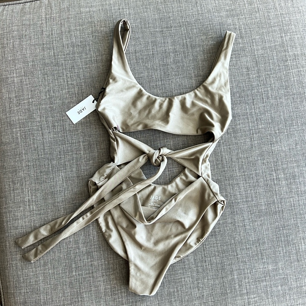 NWT Jade Swim Bond One-Piece Swimsuit, Color Pebble, Size S